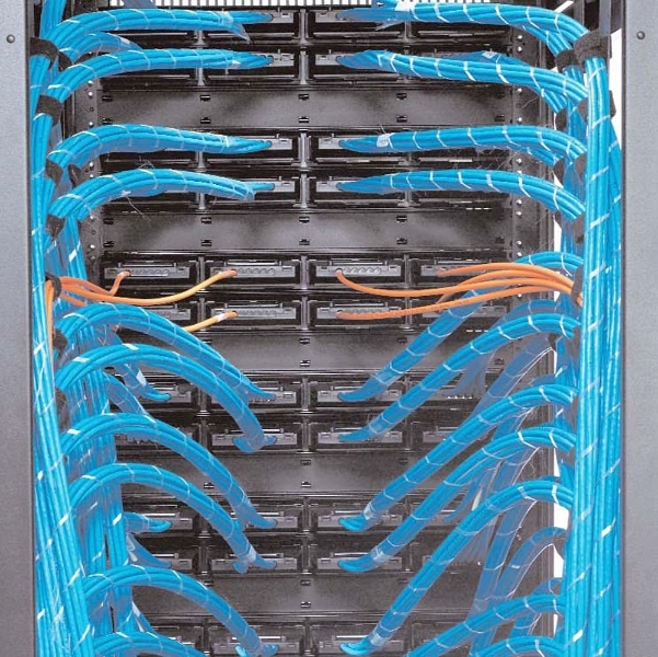 caja-para-fibra-optica-montada-en-rack-48098